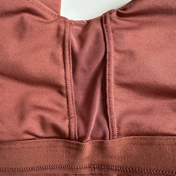 Alo Airbrush Cinch Bra Small Rust EUC - Picture 9 of 9